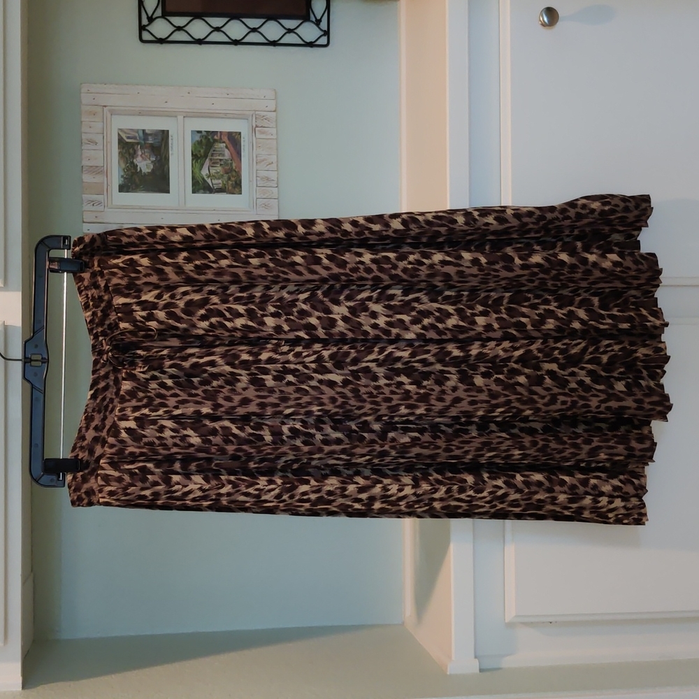 NWOT: Animal Print Skirt by Banana Republic